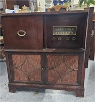 Vintage stereo with record player