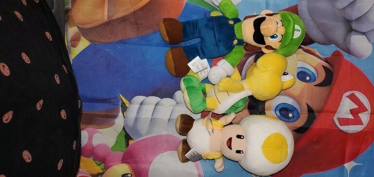 Super Mario plush bundle (Luigi)