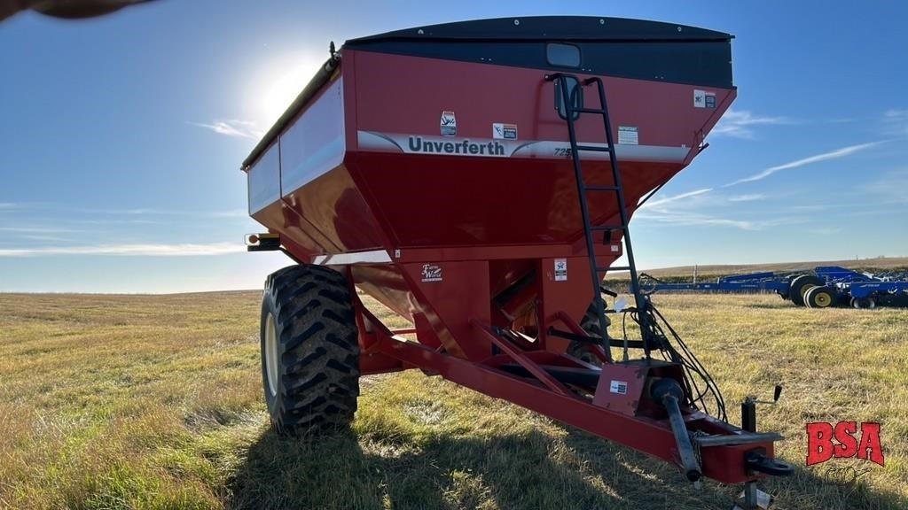 2013 Unverferth 7250 grain cart