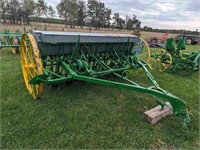 John Deere 16-Run Seed Drill Grass Attachment