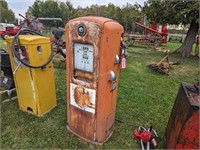 Vintage Bennett Gas Pump
