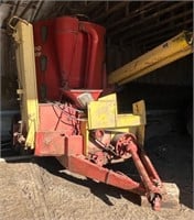New Holland Model 359 Grinder Mixer with Power