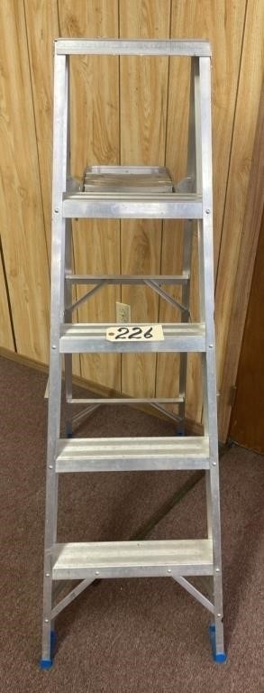 5ft. Aluminum Step Ladder.  NO SHIPPING