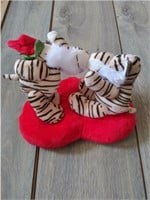 SET OF 3 VALENTINES DAY TIGGER OVER HEART GIFT