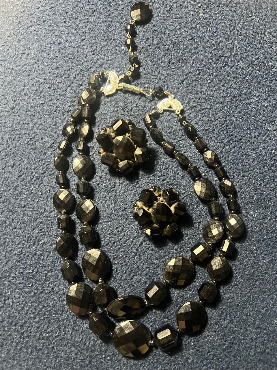 VINTAGE COSTUME JEWELRY SET- BLACK WITH CLIP EARRI