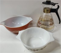 Pyrex Bowls & Vintage Coffee Pot