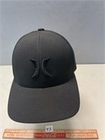 NEW FLEXFIT BASEBALL CAP