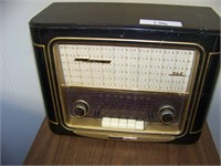 Vintage Grundig Classic Model 960 Radio