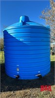 Hold On Industries 4500 gal poly liquid tank