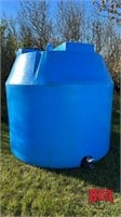 Hold-On 1200-gal poly water tank