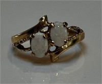 DESIRABLE 10K YELLOW GOLD DOUBLE OPAL RING