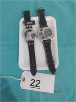 2 Oulm Watches - Working