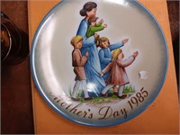 1985 Schmid Mother's Day Collector's Plate