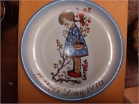 1976 Schmid Mother's Day Plate