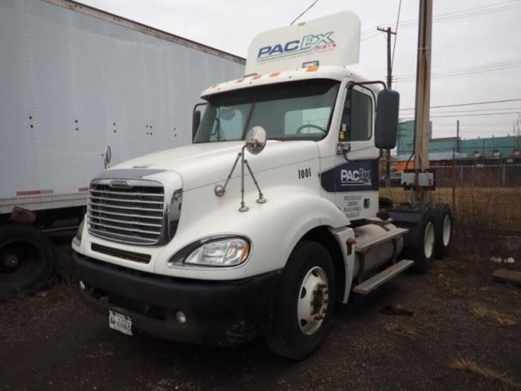 2006 Freightliner Columbia T/A Hiway Tractor - Day