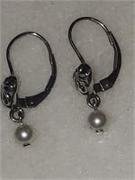 Jewelry .925 sterling silver and pearl earrings
