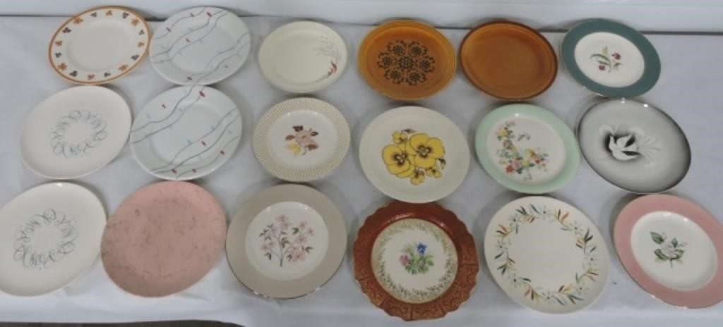 MCM lot of 18 assorted dinner plates
