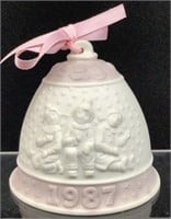 Signed Lladro 1987 Christmas Bell #5.548