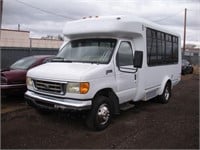 2003 Ford E350 Shuttle Bus