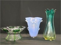 2 ART GLASS VINTAGE VASES & BOWL
