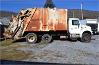 1997 International 4700 DT466E Trash Truck