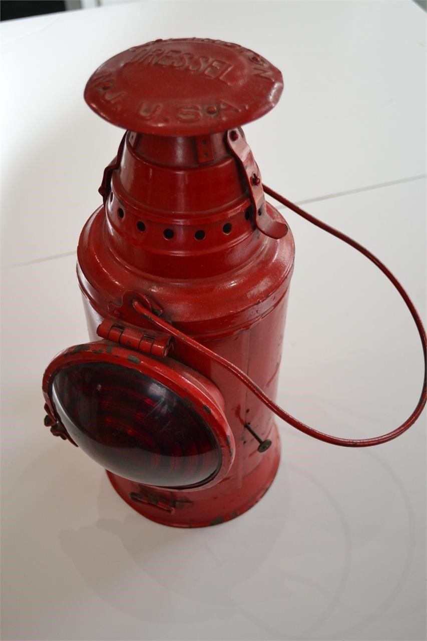 VTG Railroad Lantern Red Dressel Arlington NJ USA