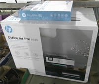 HP Office Jet Pro 8025 w/ Reem of Paper