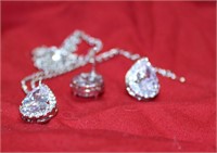 Beautiful earrings and necklace set