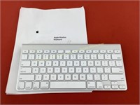 Apple #A1314 Wireless Keyboard Powers Up