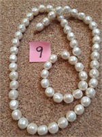 Vtg White Faux Pearls Necklace & Bracelet Japan