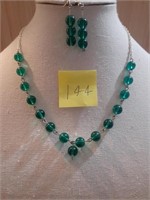 Set Necklace & Drop Earrings, Green Beads,JP