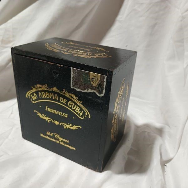 La Aroma De Cuba El Jefe Empty Wooden Cigar Box