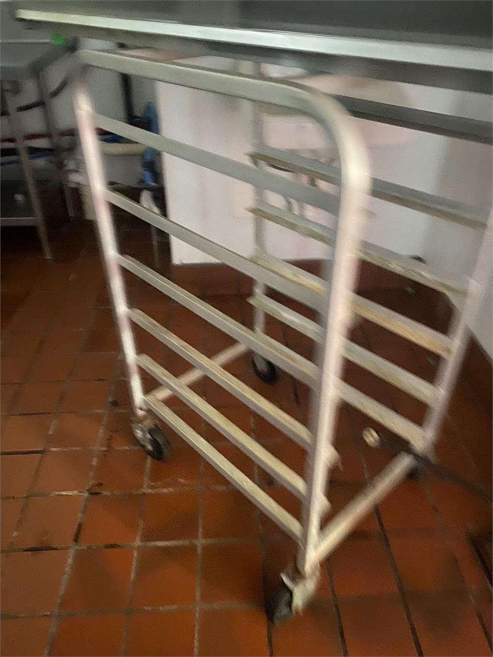 Mobile 1/2 rack bakery storage sheet pans aluminum
