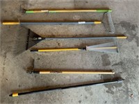 6 garden tools and rakes