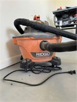 Ridgid shop vac with hose attachment