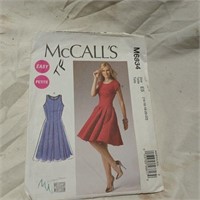 McCalls Pattern M6834 Easy Petite Knee Length
