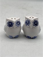 Blue & white mini owl salt and pepper