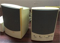 2 speakers & plug in