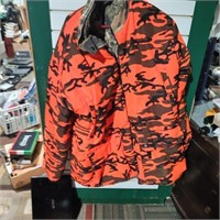 Men's reversible orange and black hunting jacket