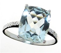 Cushion Cut 3.77 ct Aquamarine & Diamond Ring