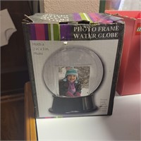 Photo Frame water globe. Holds 2x3 photo