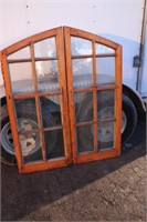 Arched Wooden Window Set