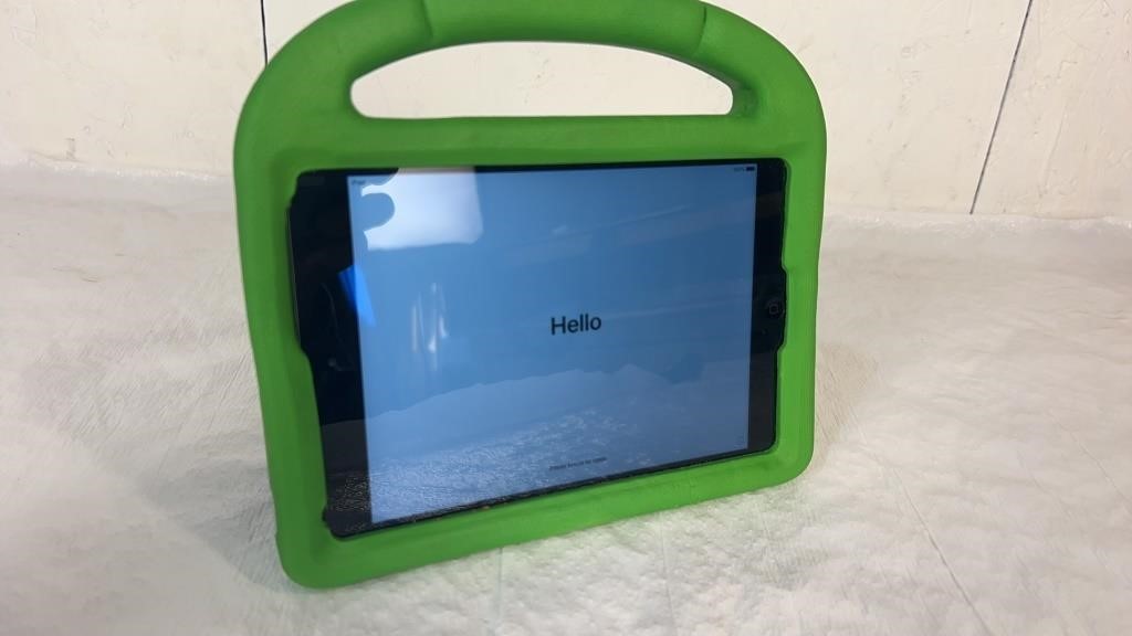 iPad Mini 2 w/ SUPLIK Kids Green Case