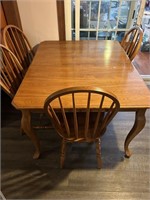 Oak Table and 4 Chairs w/leaf-some staining on top