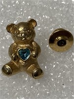 Avon Birthstone Bear Pin c1985 Sept. Blue Topaz