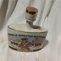 1976 Whiskey Bottle American Revolution Early Time