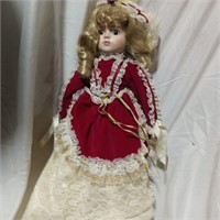 Kaiser - Petticoats & Lace Christmas Musical Doll