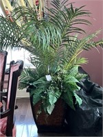 Artificial palm/fern tree
