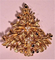 Corel Christmas Tree Pin