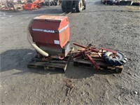 Valmar 1615 Grass/Fertilizer Box w/ Ground Drive